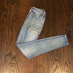 NWOT American Eagle Light Wash Jeans